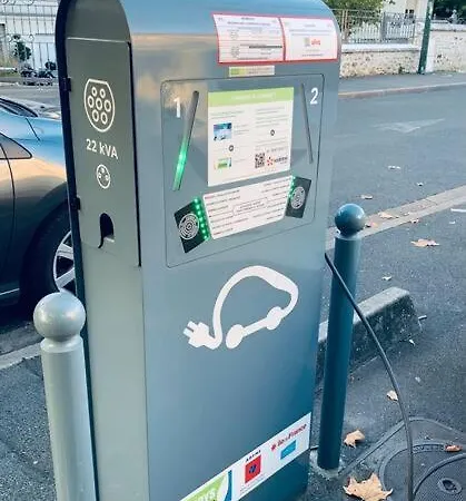 Апартаменты Luxurious Private Parking 25 Mn To Paris